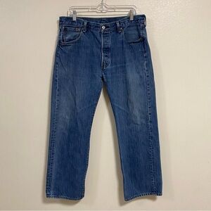 Levi’s 501 Jeans Men’s Size 36 Medium Wash straight leg button fly 501 Jeans